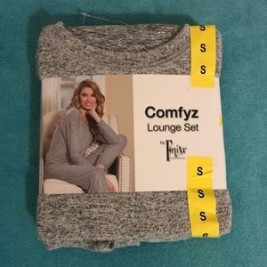 Confused Lounge Set by Felina